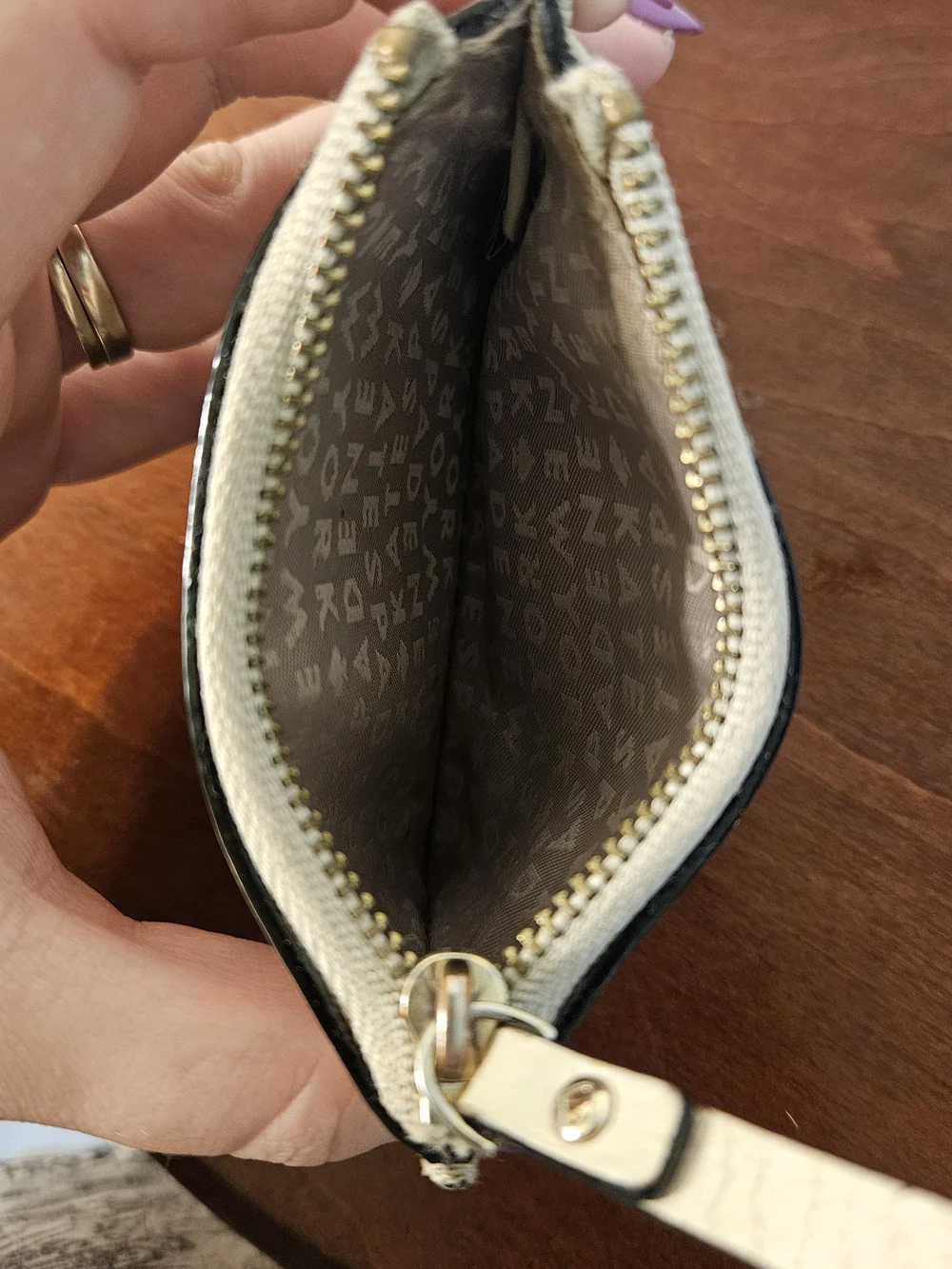 kate spade Ivory Pebbled Leather Card Case with Zip